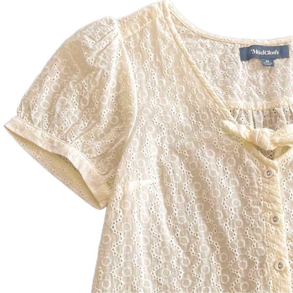 ModCloth Button-Down Floral Pattern Eyelet Ivory/… - image 4